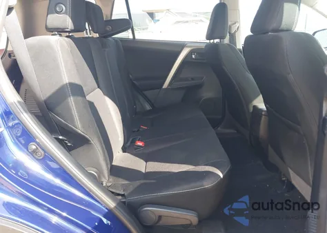 2015 Toyota Rav4 Xle z USA, uszkodzony, nr VIN 2T3RFREV6FW404262